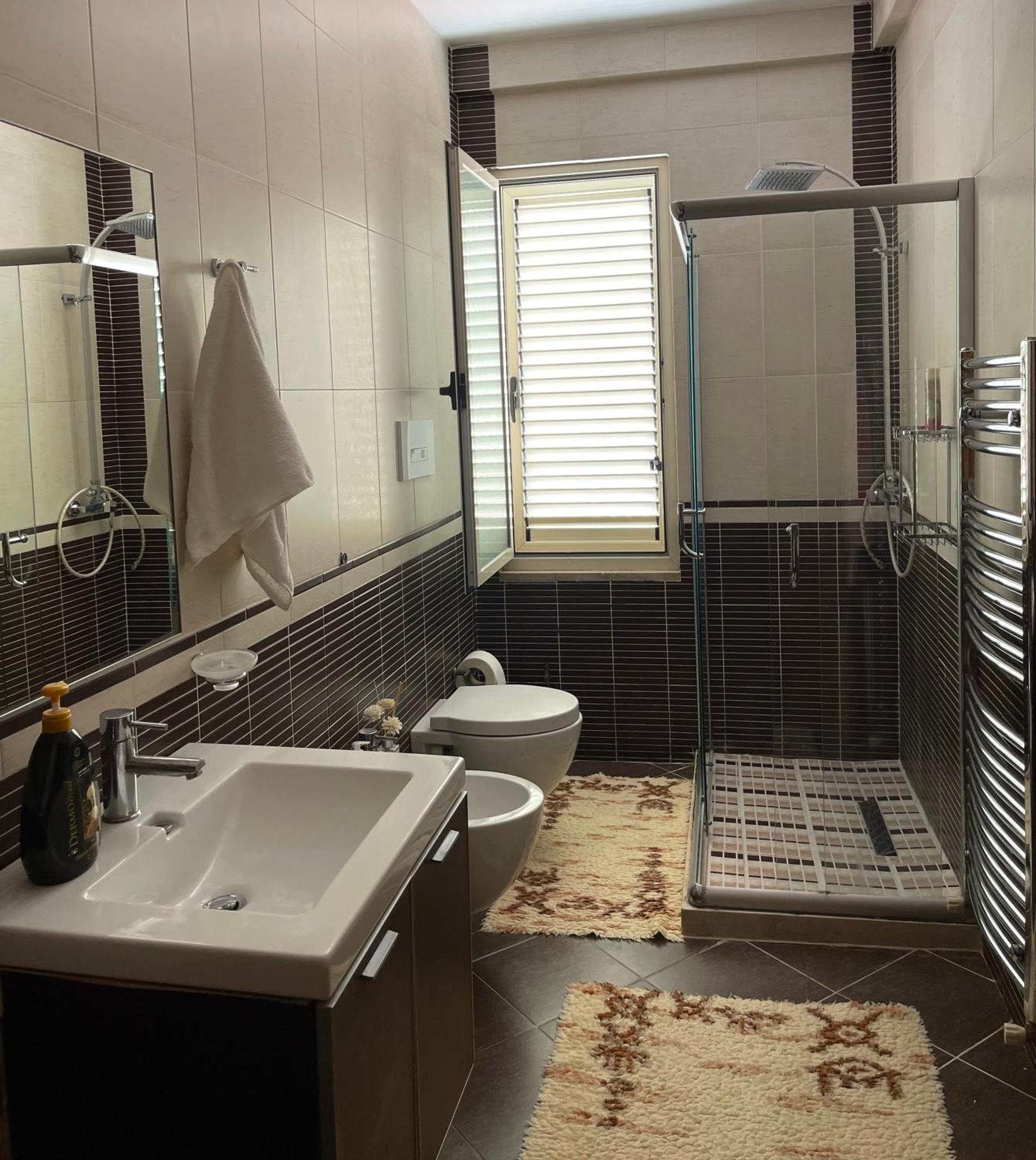 Albjona Guesthouse Тирана Экстерьер фото